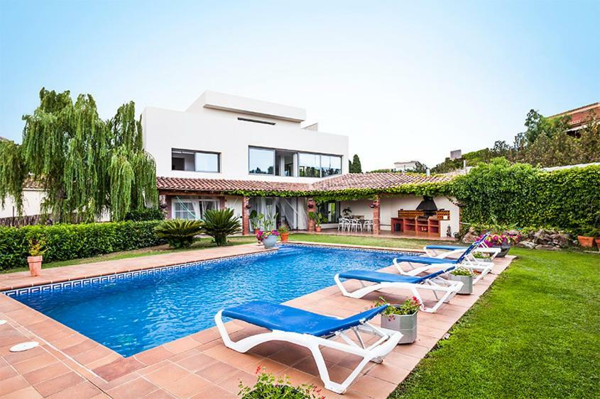 Villa Garriguella Exterior photo